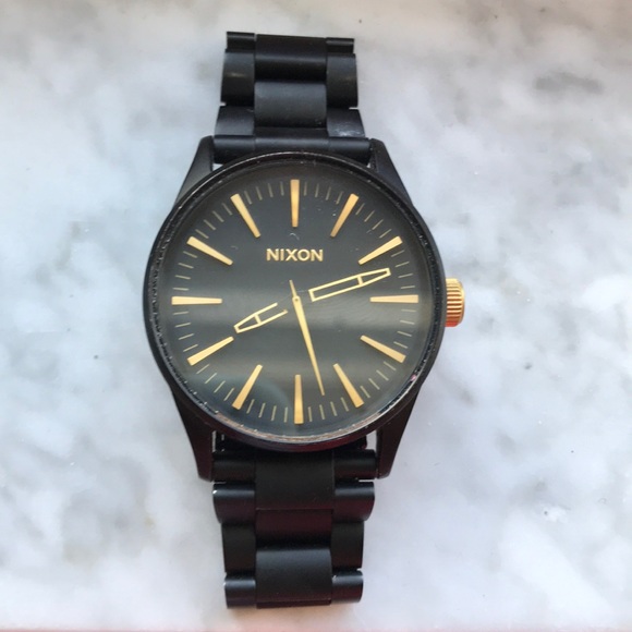 nikon watch